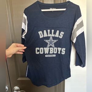 Dallas Cowboys Women’s Fitted 3/4 Sleeve Curved Hem Top – Size S